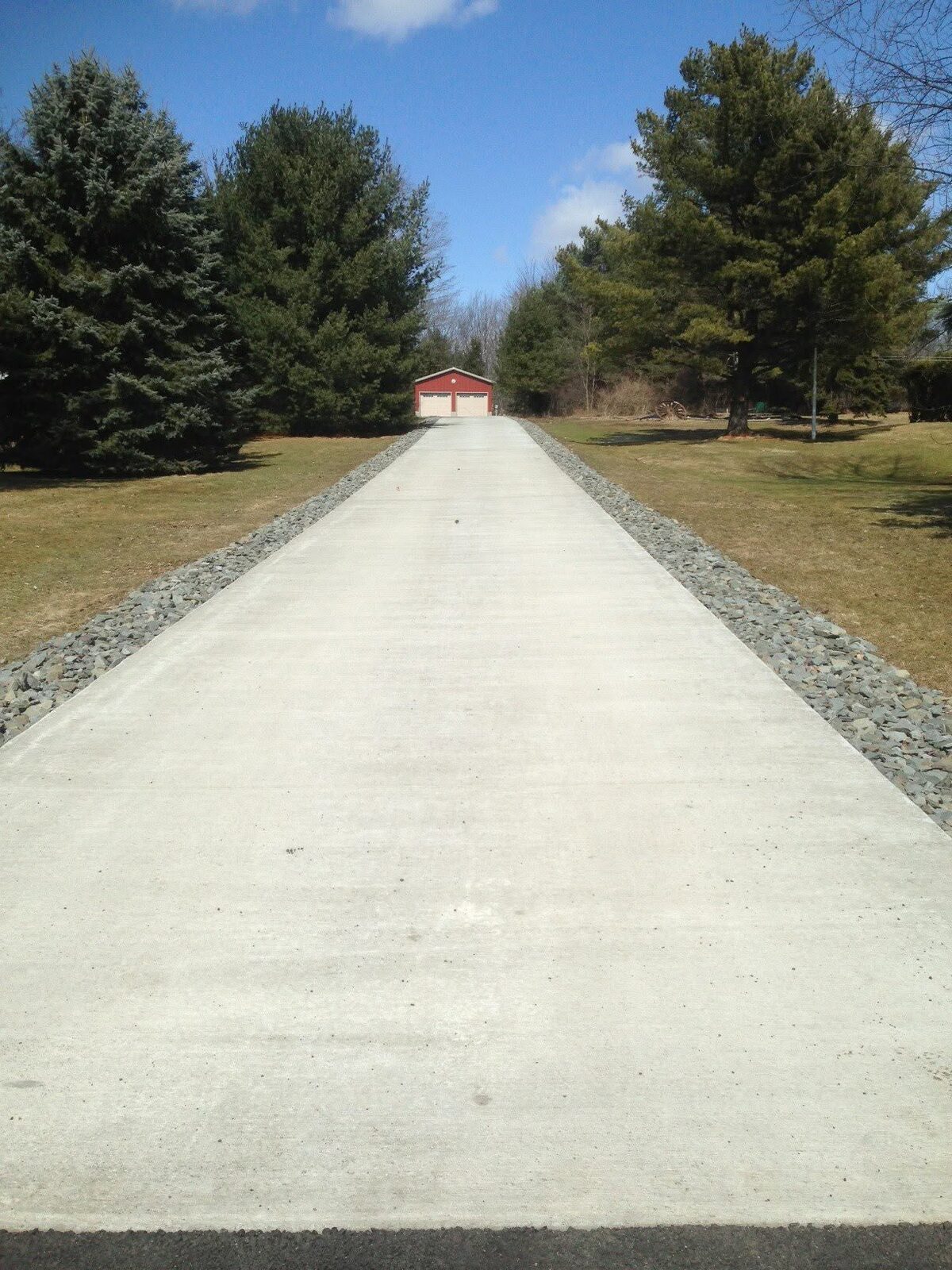 Finished residential concrete driveway